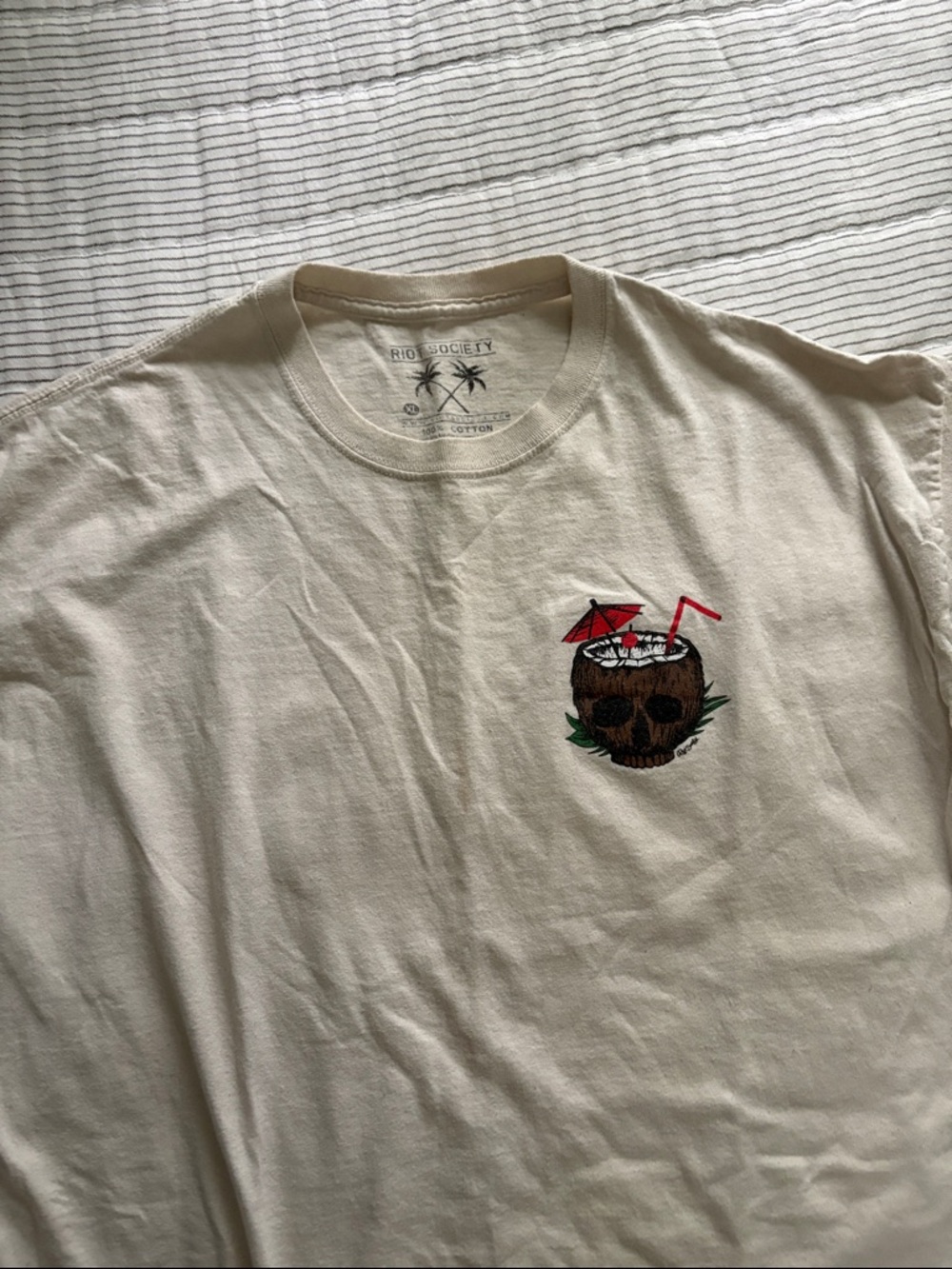 riot society Cream Short-Sleeve Tee with Coconut Skull Chest Graphic